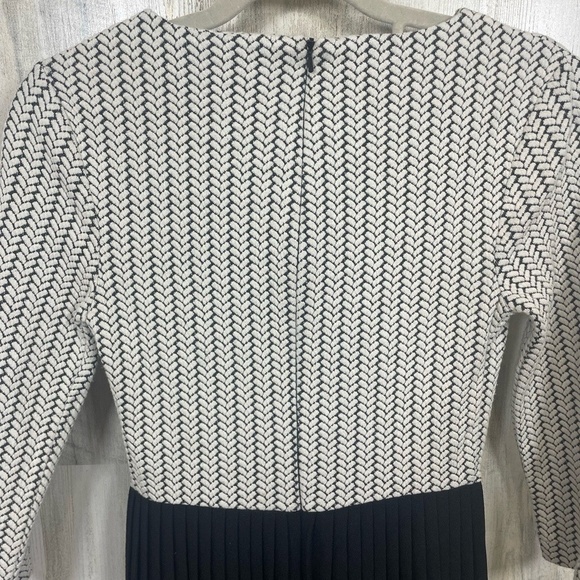 Ganni Anthropologie Cross Knit Pleated Dress Size XS Black White V Neck Sleeves - Picture 10 of 11